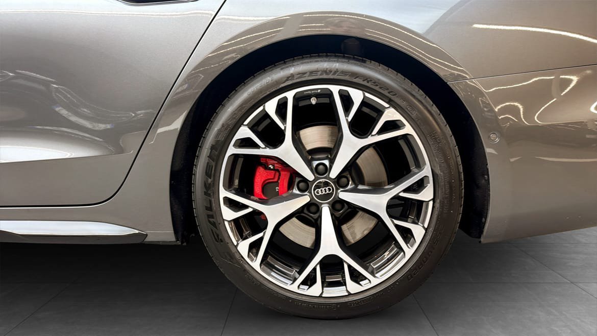 Vehicle Image 6