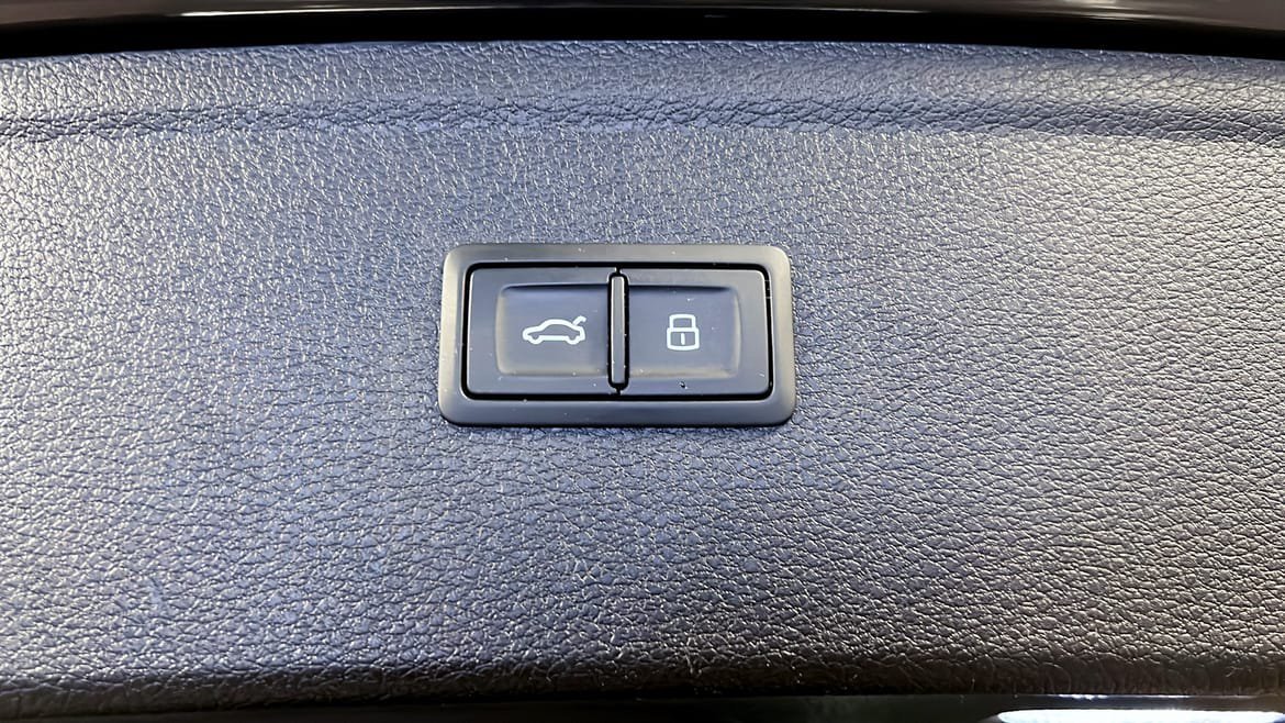 Vehicle Image 24