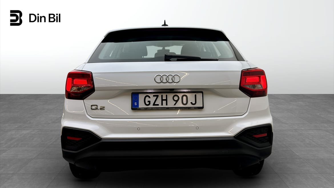 Vehicle Image 5