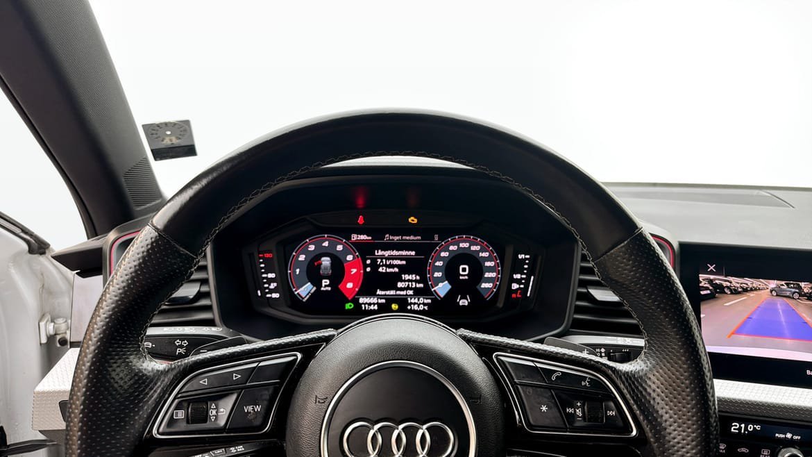 Vehicle Image 15
