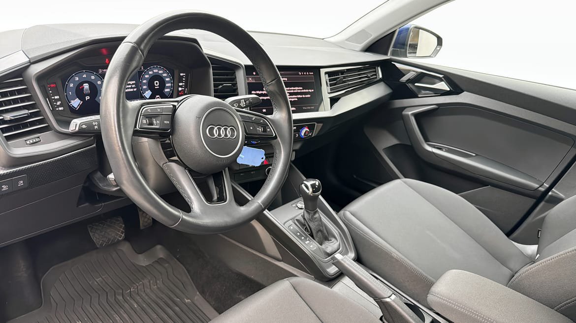 Vehicle Image 7