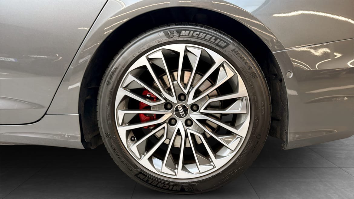 Vehicle Image 6
