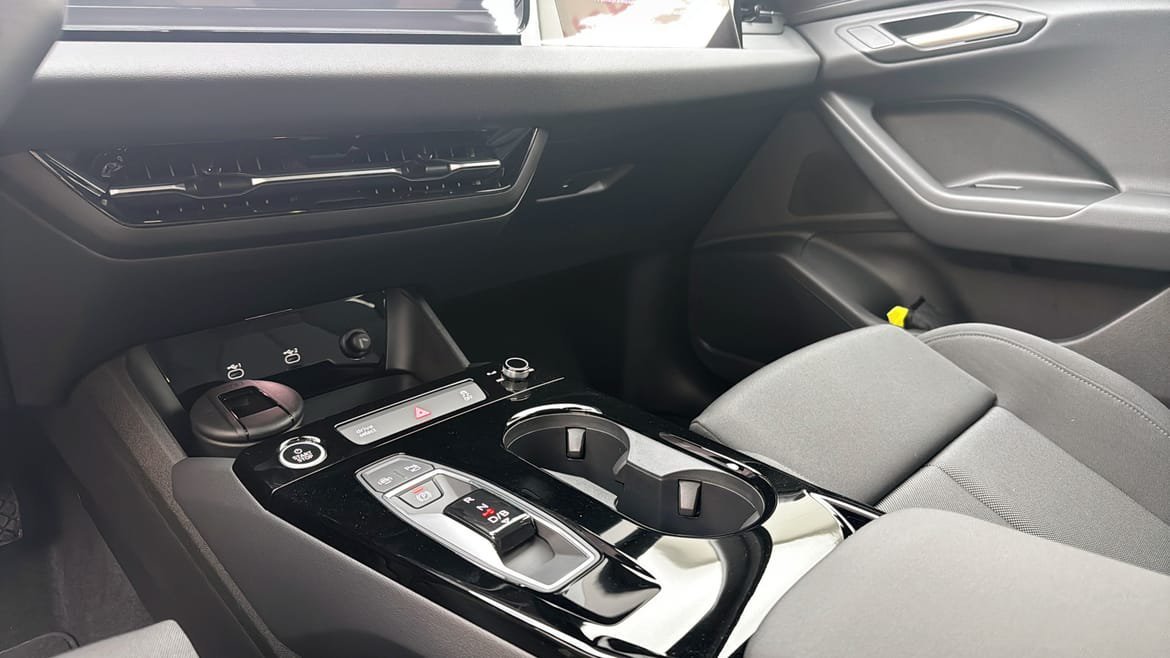 Vehicle Image 18