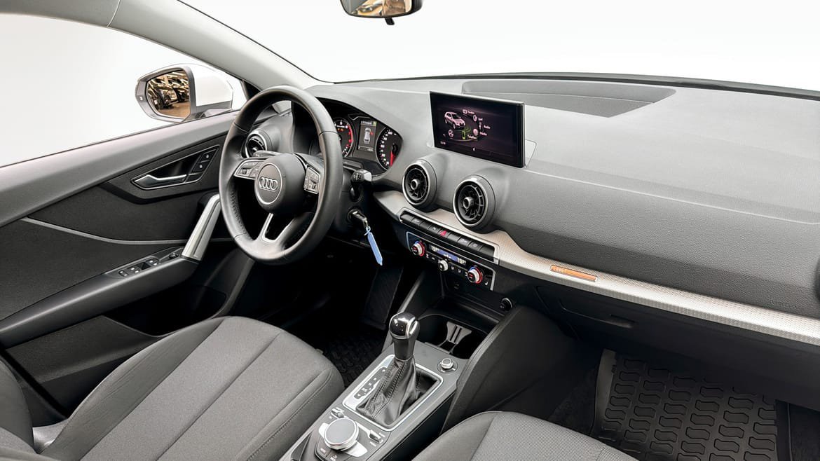 Vehicle Image 11
