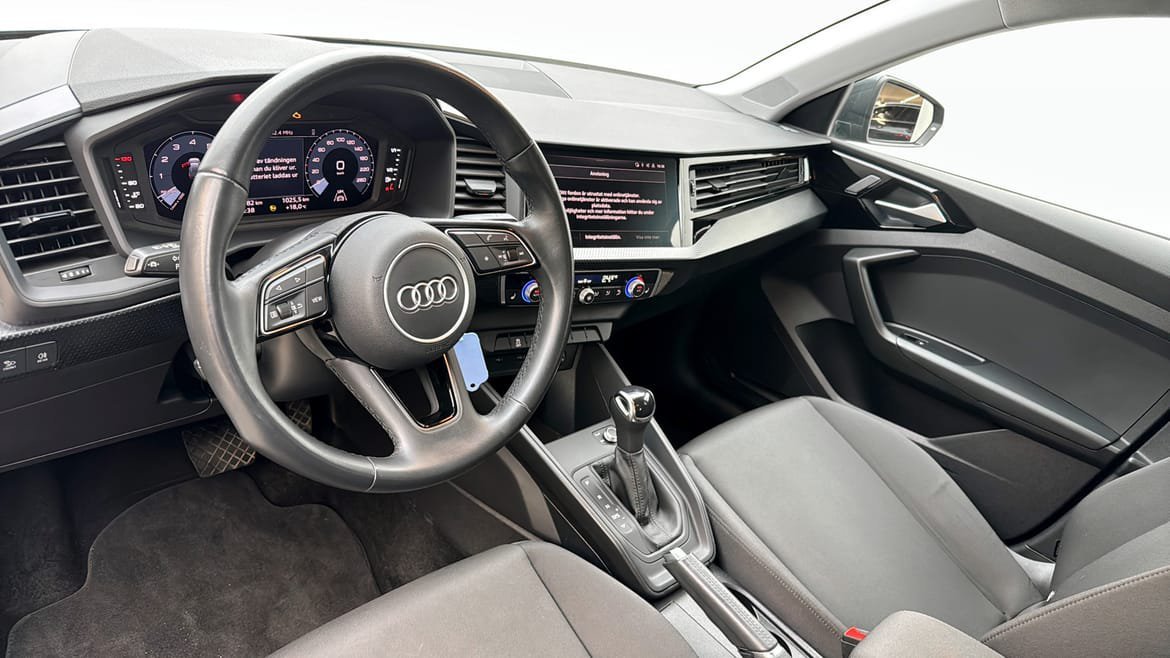 Vehicle Image 7