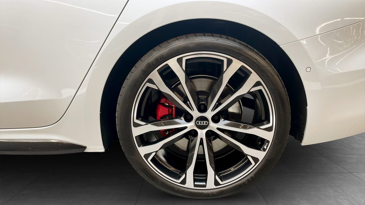 Vehicle Image 6
