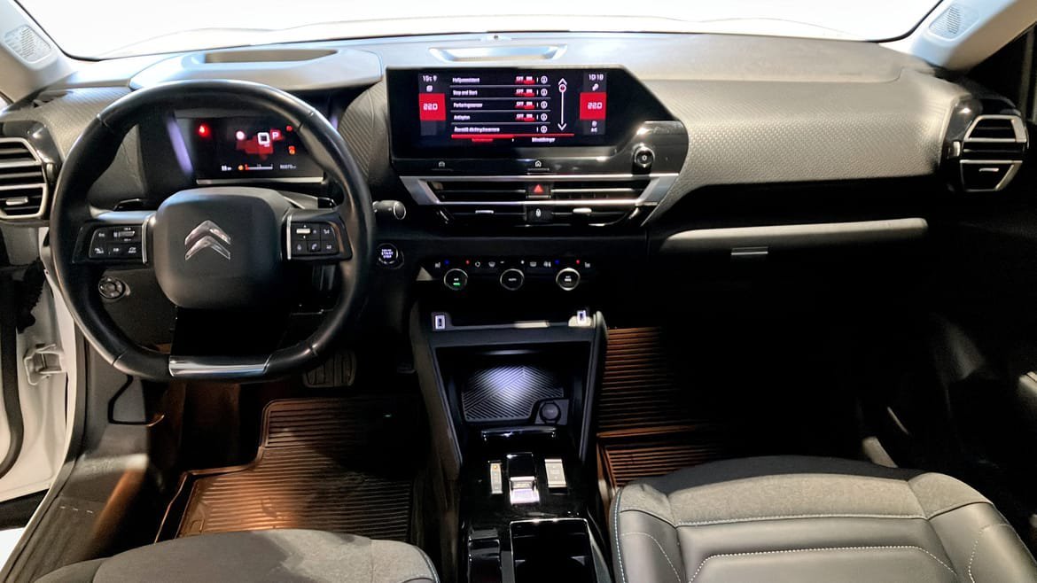 Vehicle Image 10