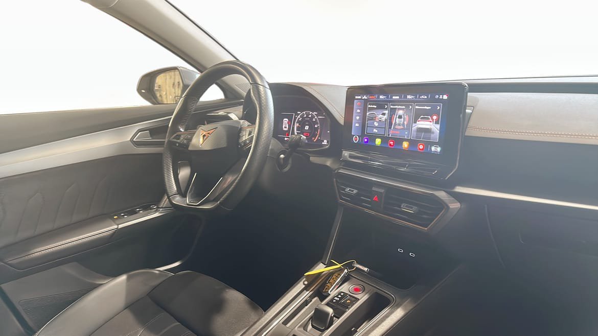 Vehicle Image 11