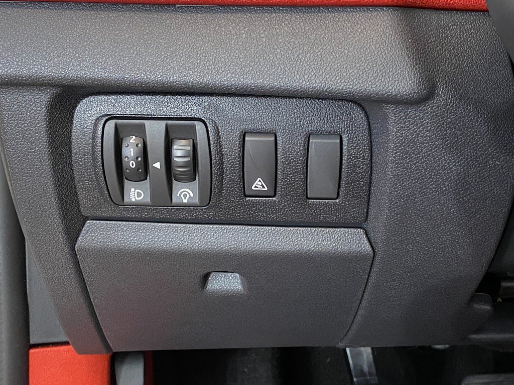 Vehicle Image 76