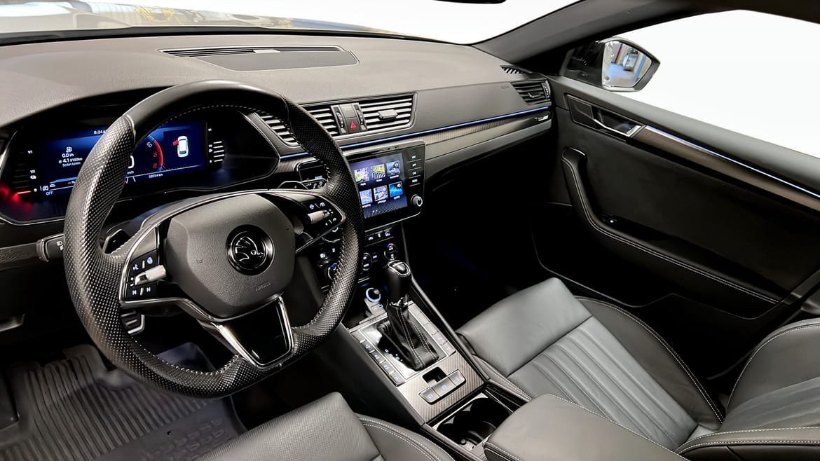 Vehicle Image 7