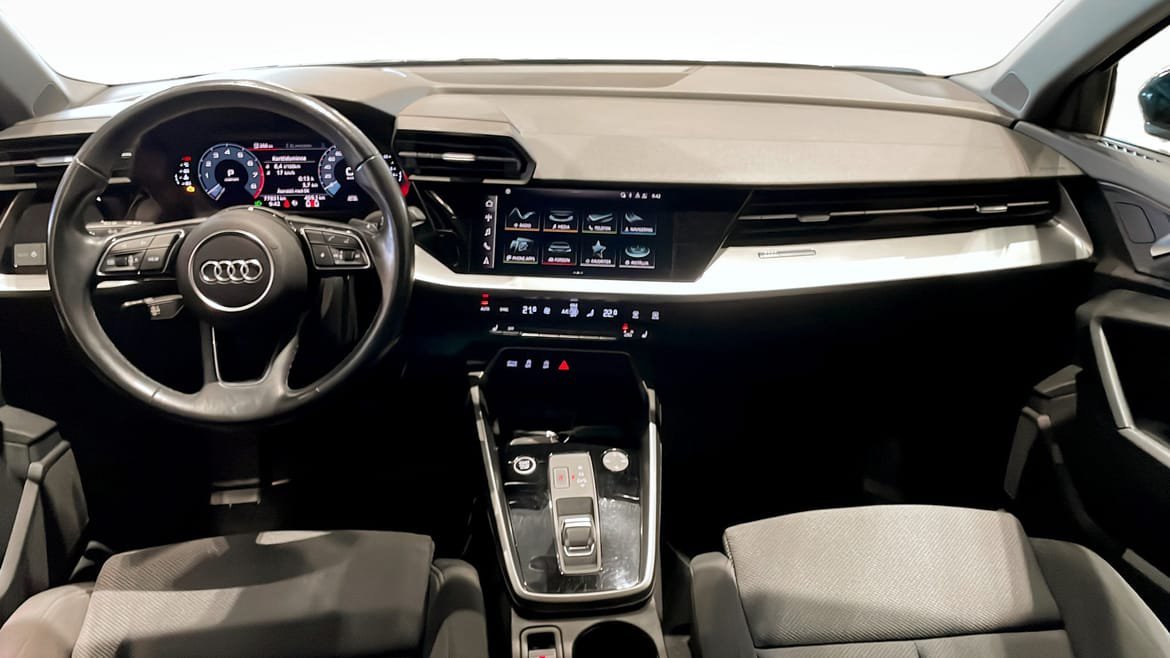 Vehicle Image 10