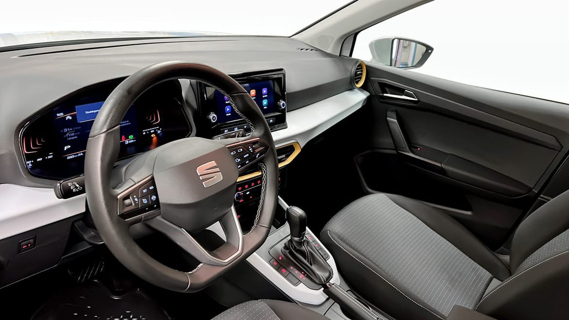 Vehicle Image 7