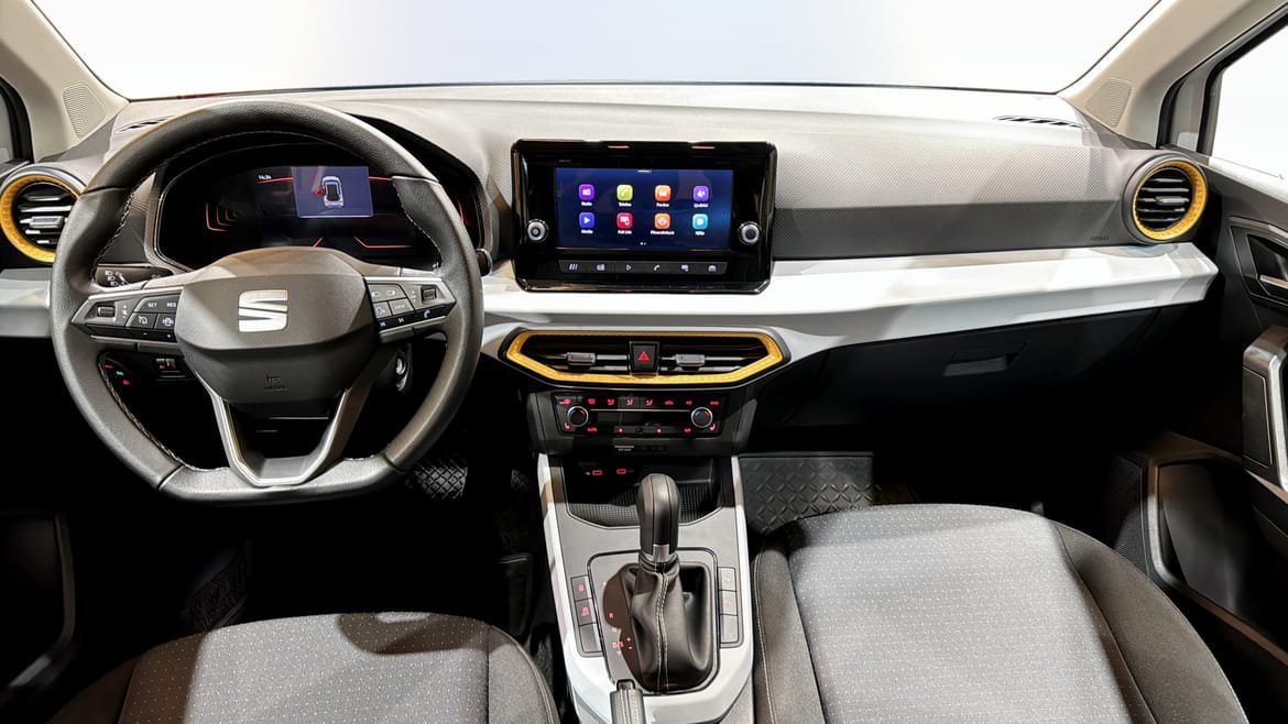 Vehicle Image 10