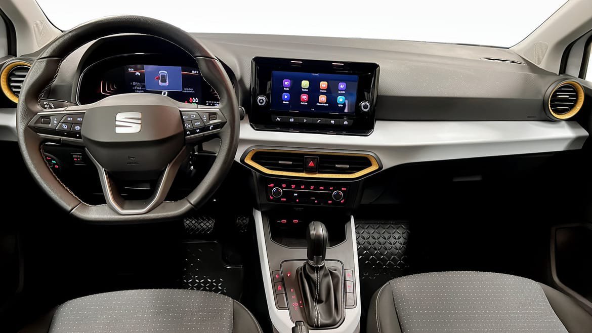Vehicle Image 10