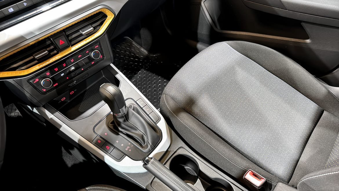 Vehicle Image 15