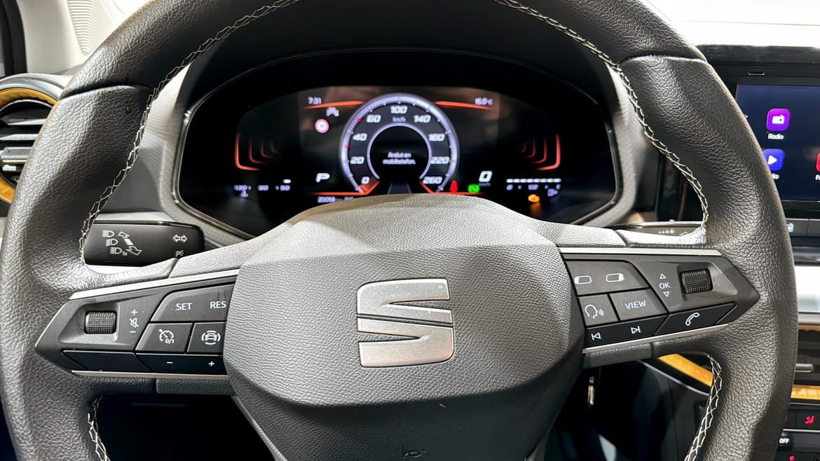 Vehicle Image 16