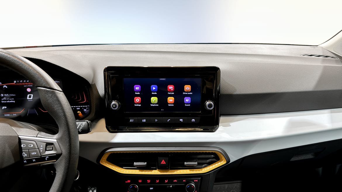 Vehicle Image 9