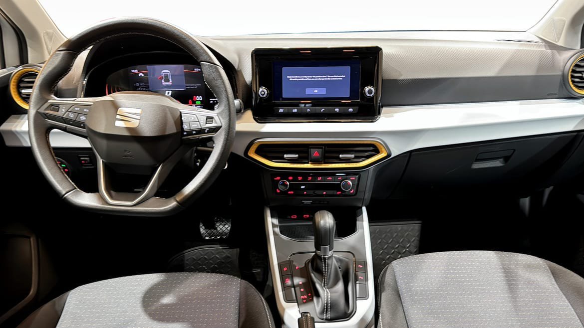Vehicle Image 10