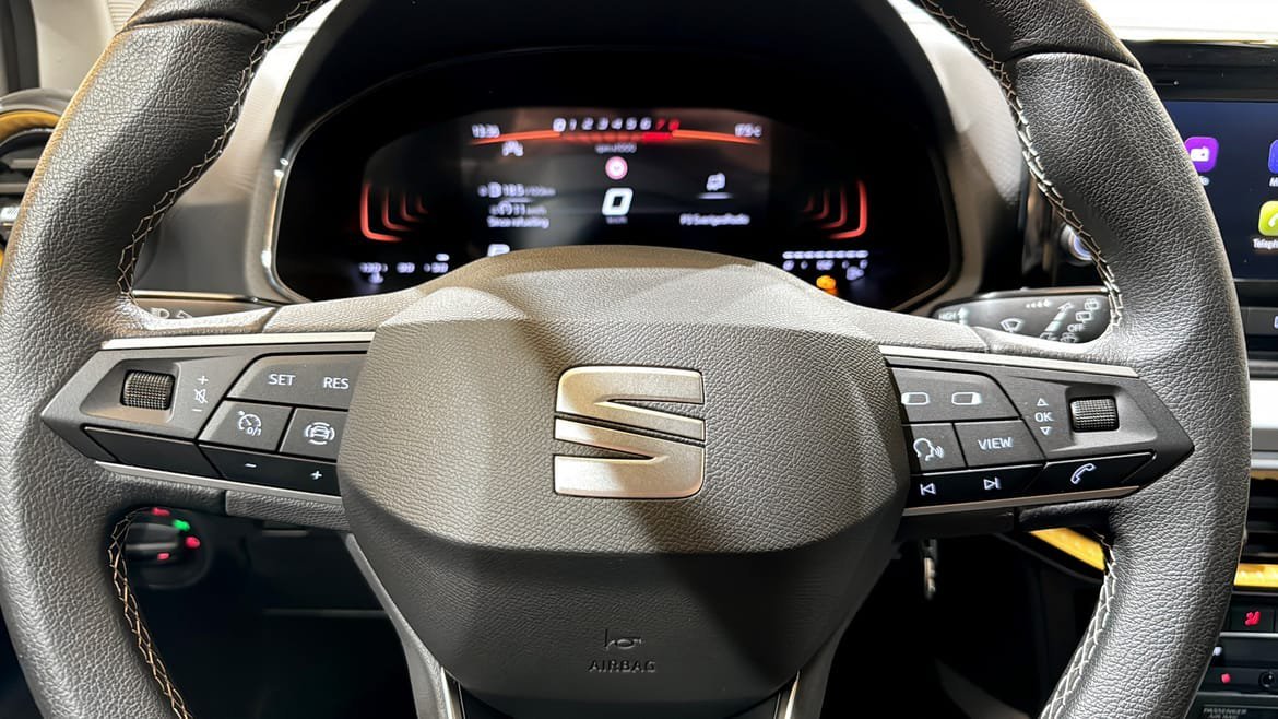 Vehicle Image 16