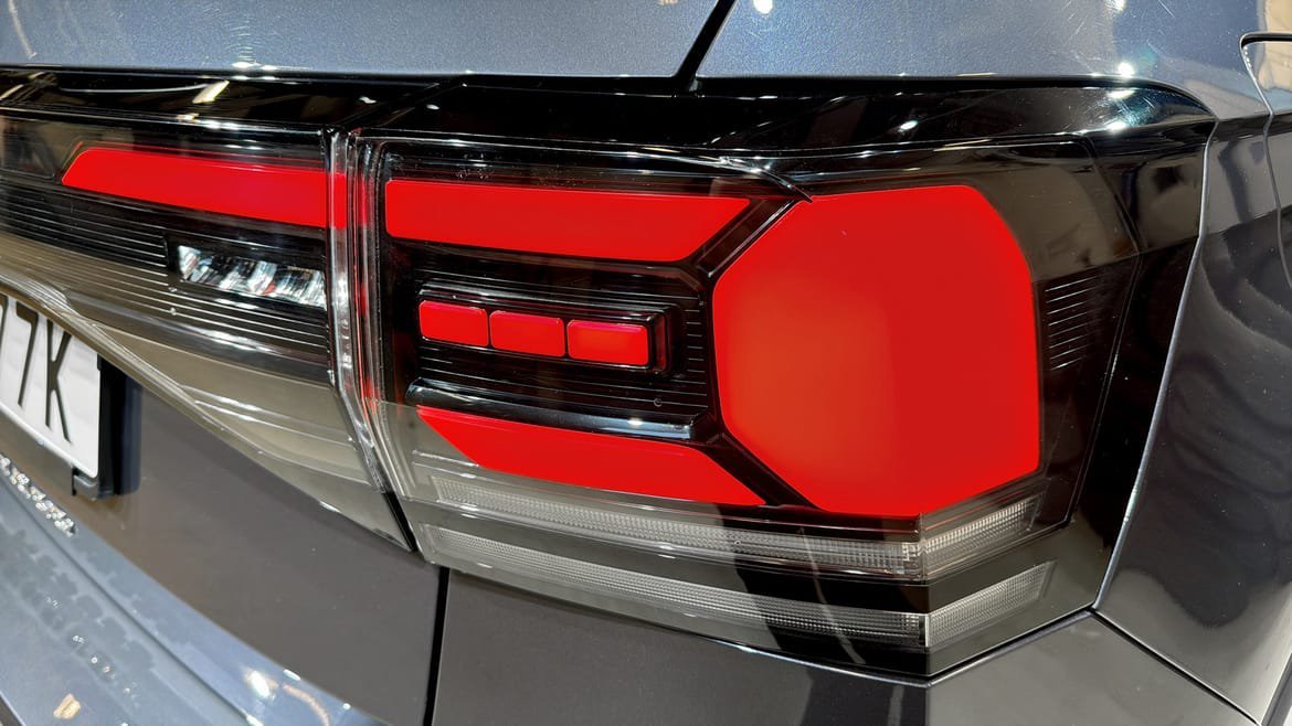 Vehicle Image 13