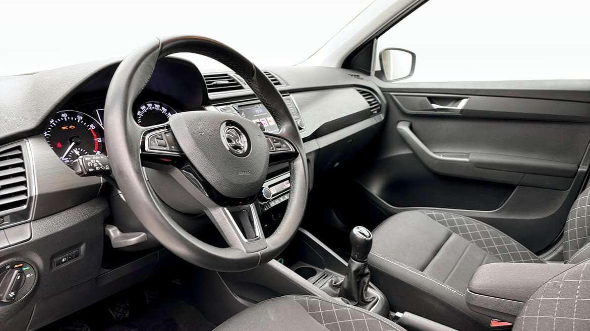 Vehicle Image 7