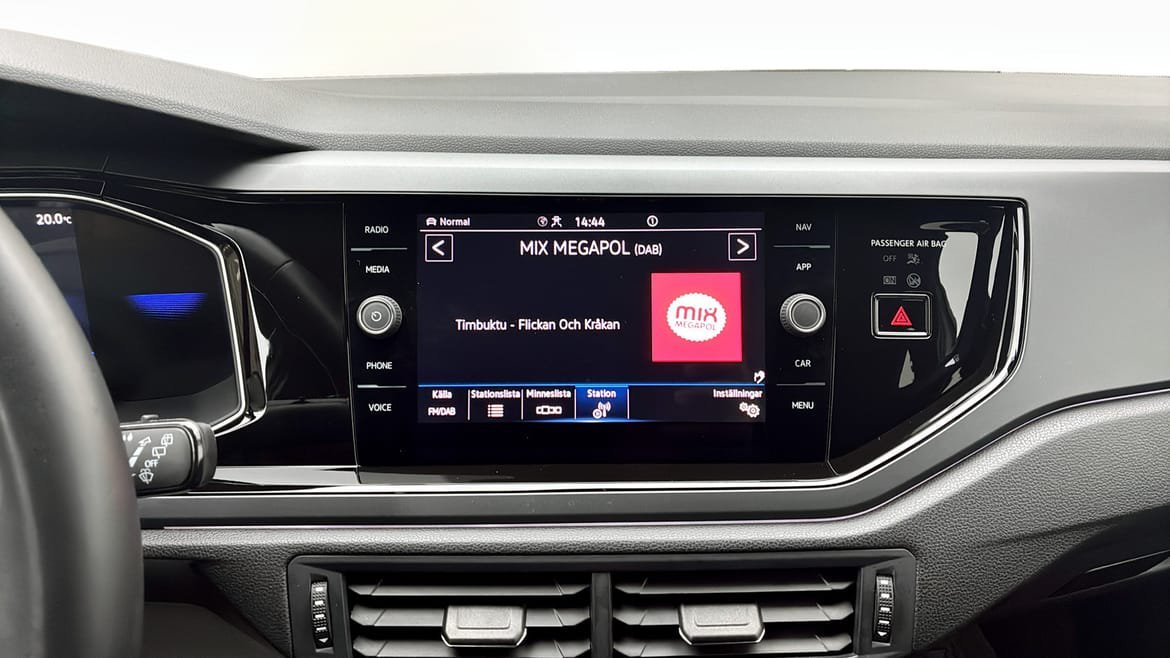 Vehicle Image 9