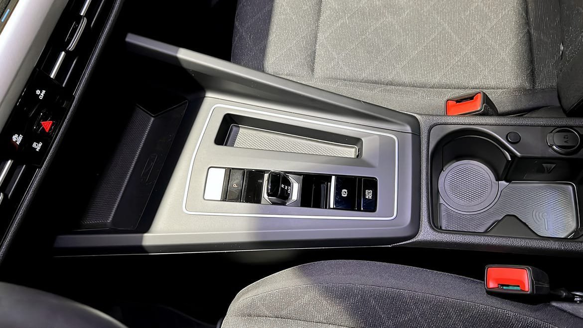 Vehicle Image 16