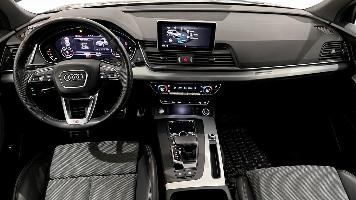 Vehicle Image 10