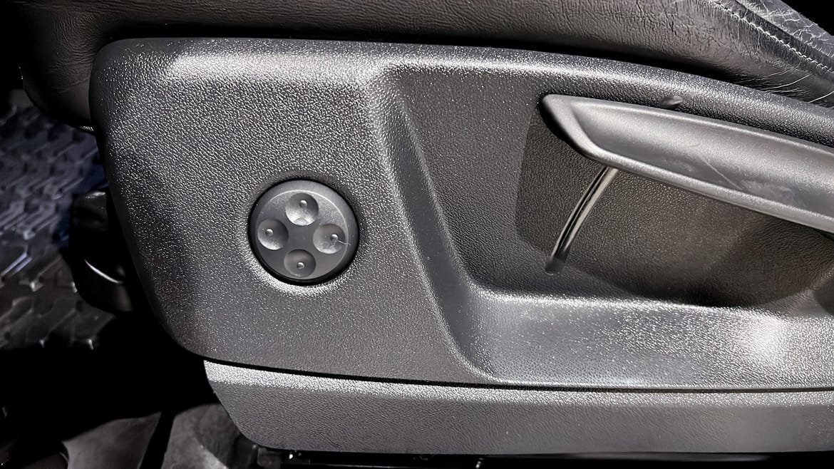 Vehicle Image 17