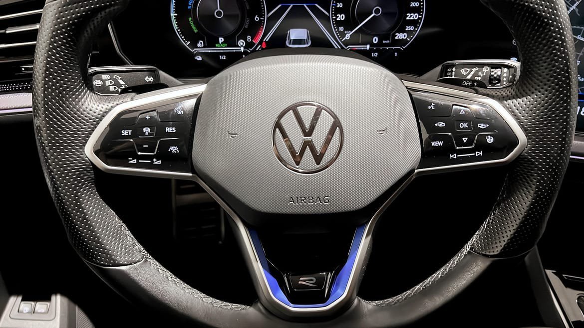 Vehicle Image 25