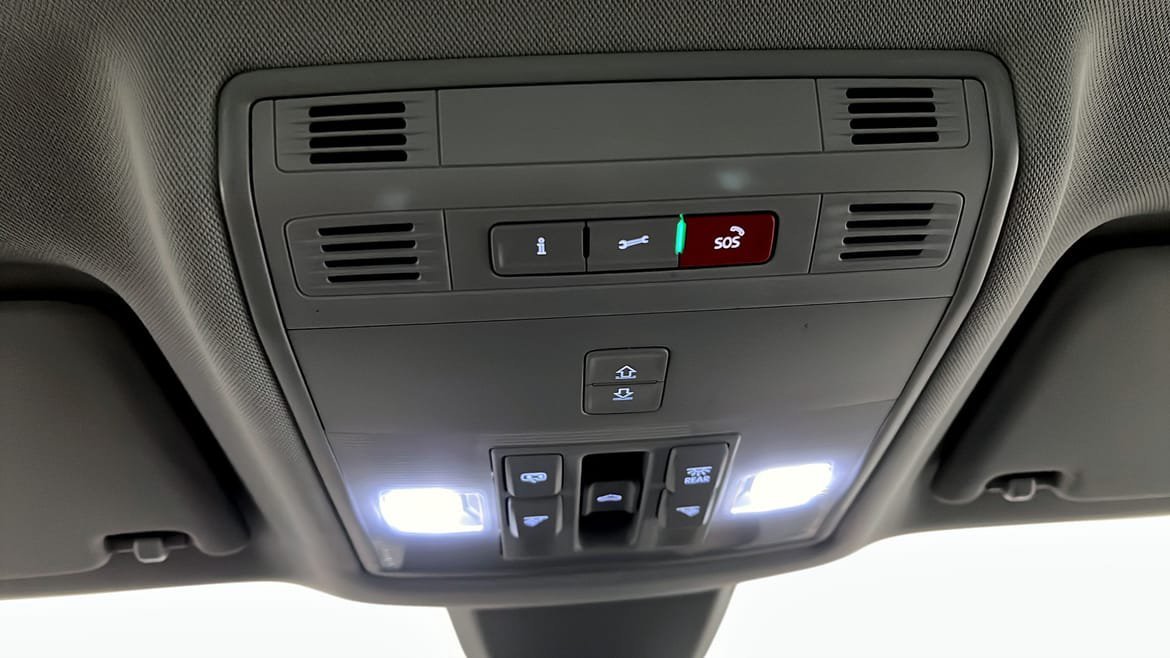 Vehicle Image 25
