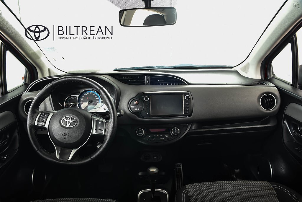 Vehicle Image 8