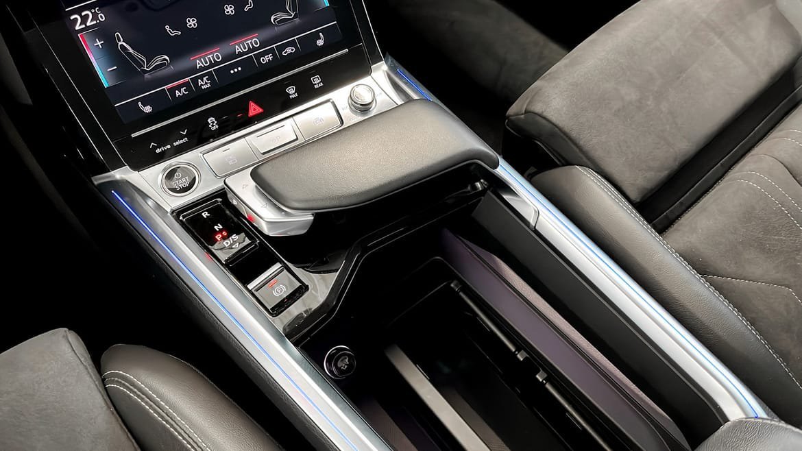 Vehicle Image 15
