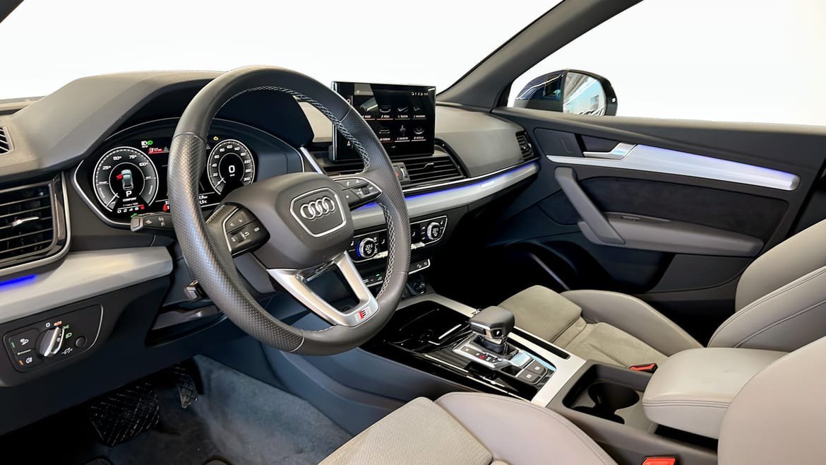Vehicle Image 9