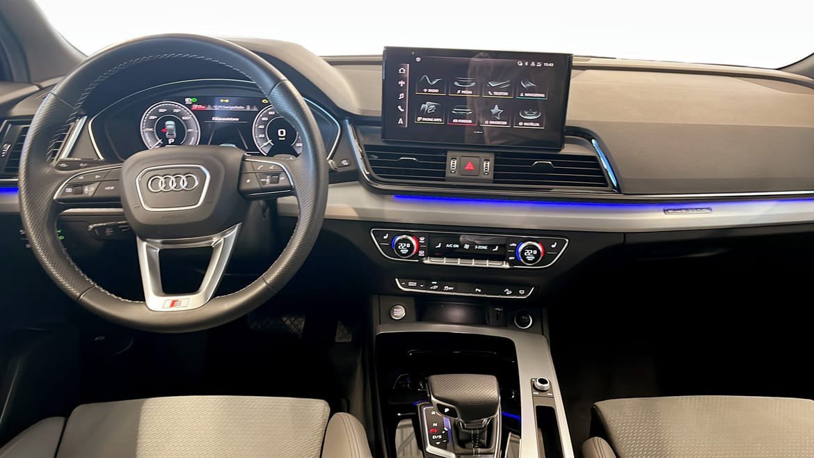 Vehicle Image 13