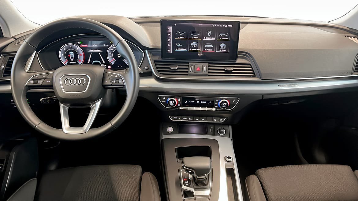 Vehicle Image 12