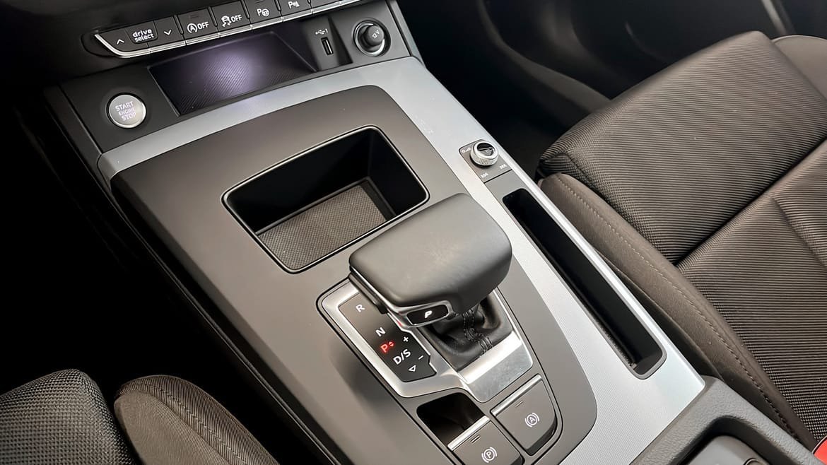 Vehicle Image 14
