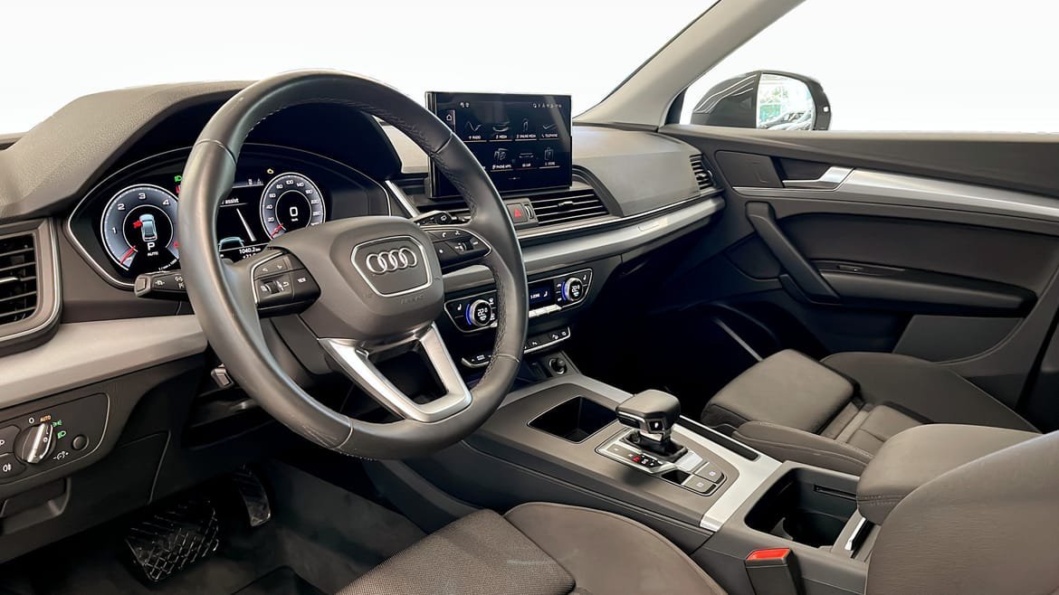 Vehicle Image 9