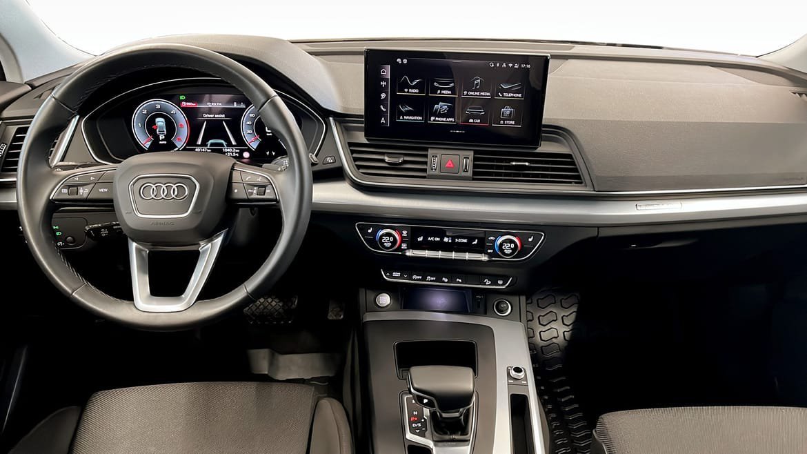 Vehicle Image 12