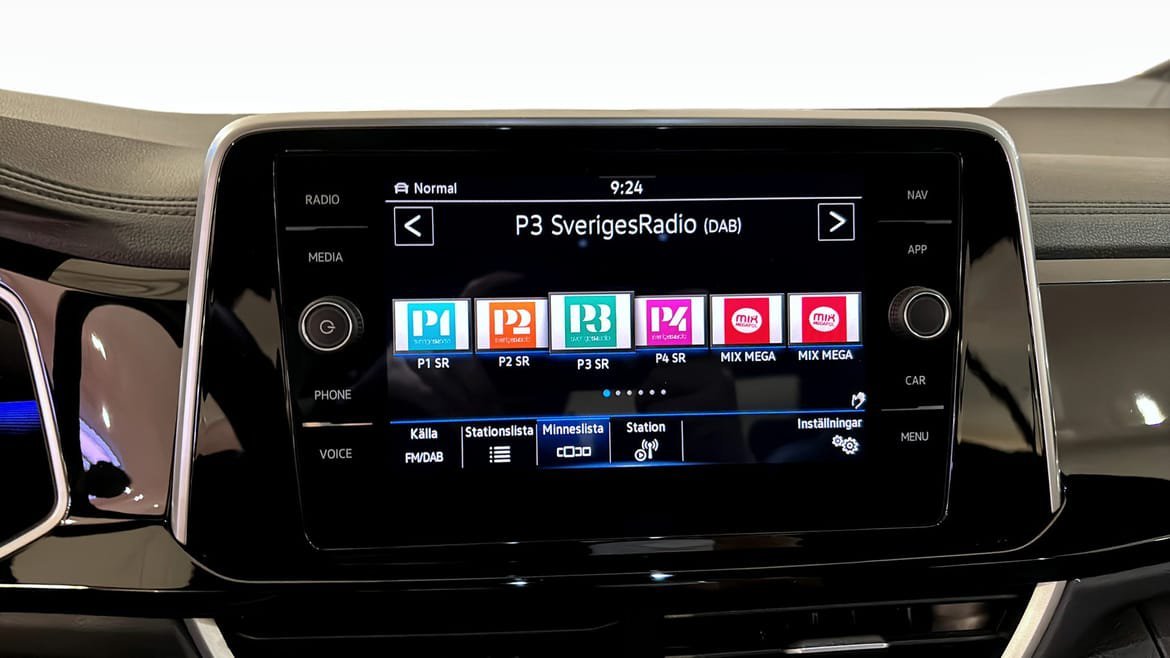 Vehicle Image 9