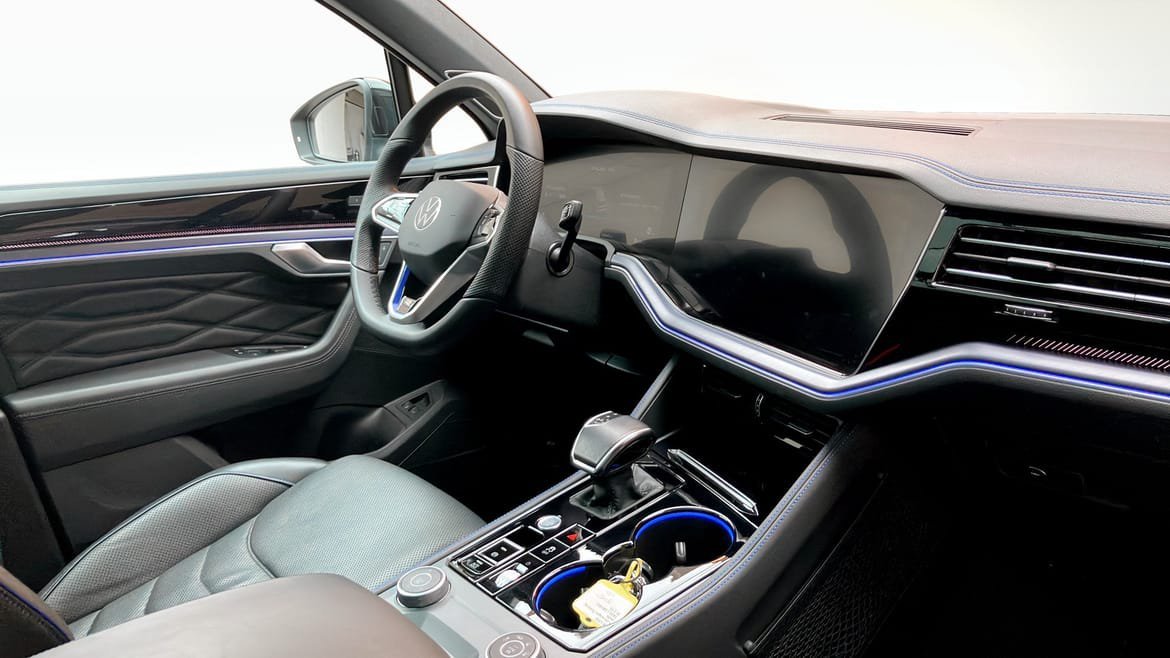 Vehicle Image 12