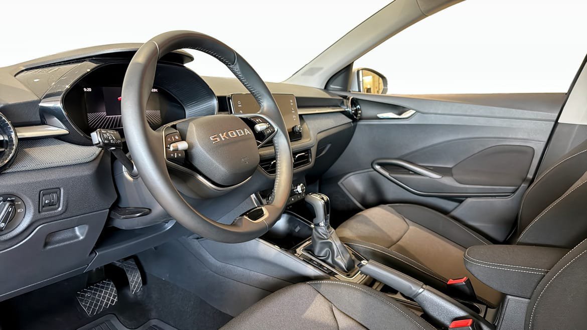 Vehicle Image 7