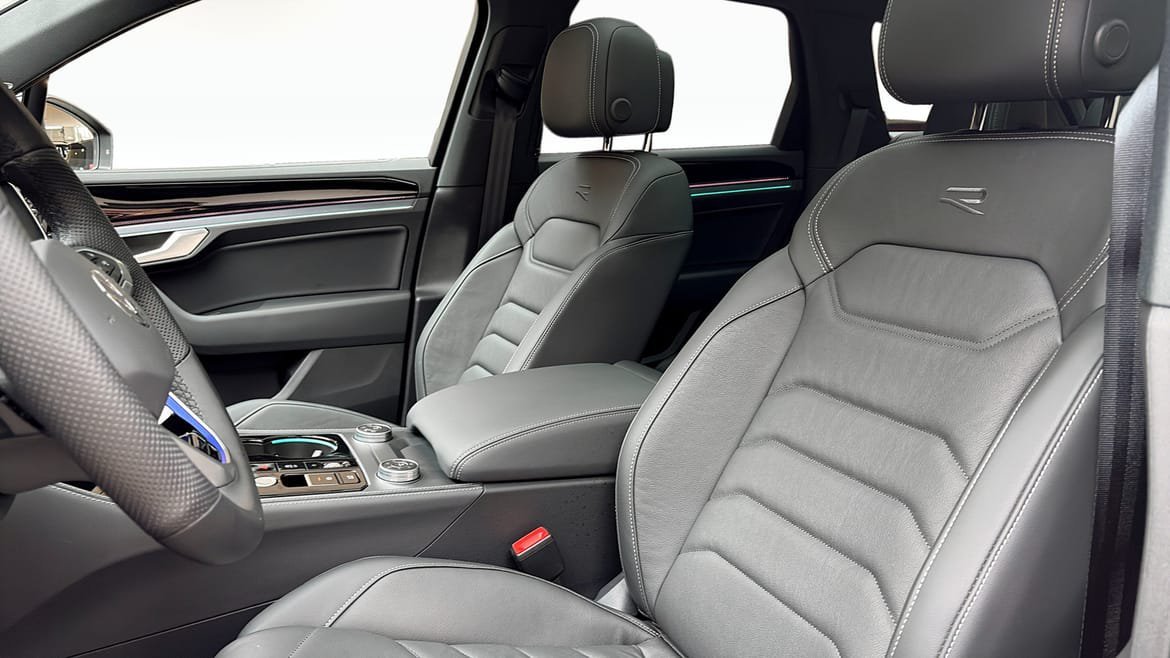 Vehicle Image 8