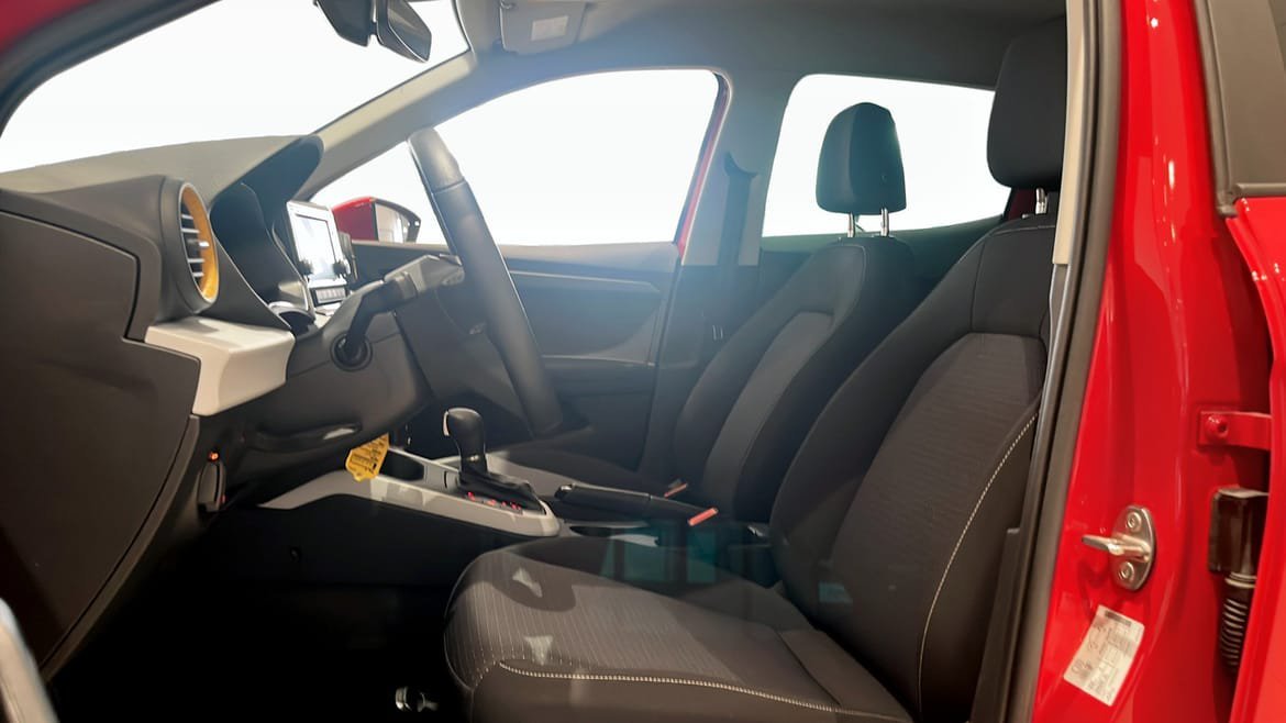 Vehicle Image 8