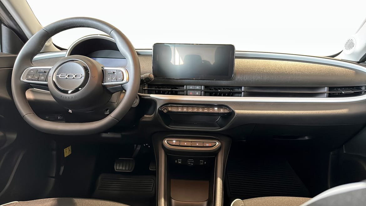 Vehicle Image 10