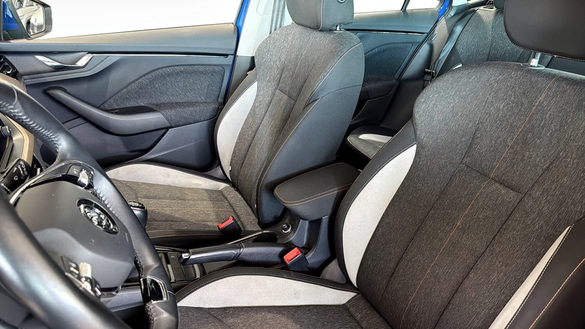 Vehicle Image 8