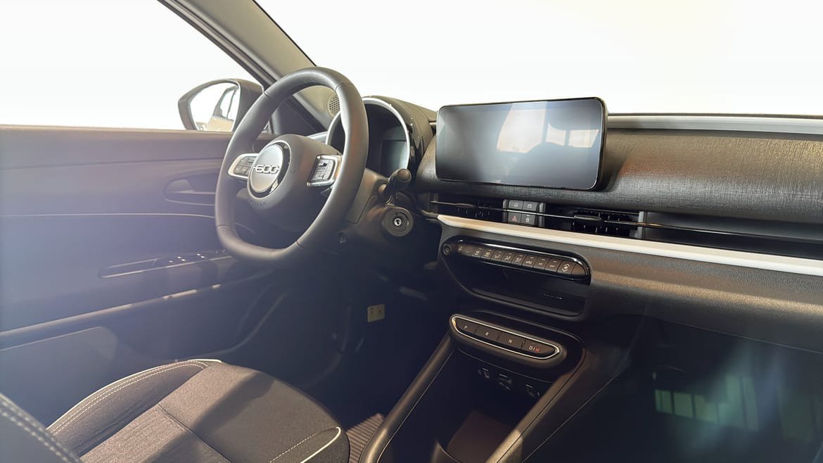 Vehicle Image 11