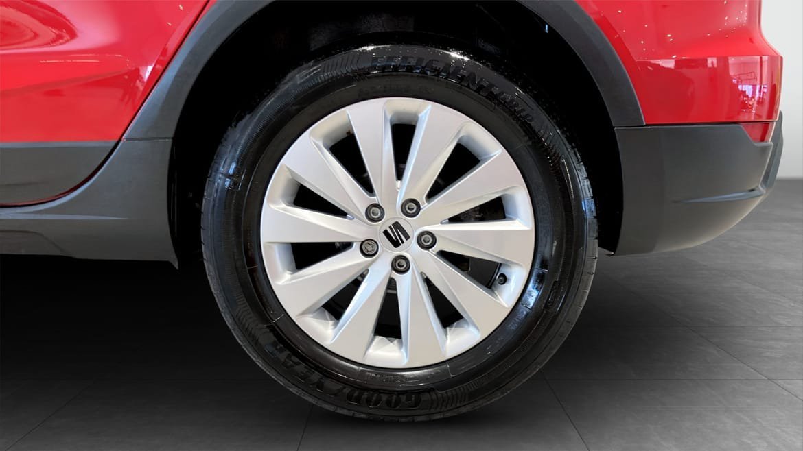 Vehicle Image 6