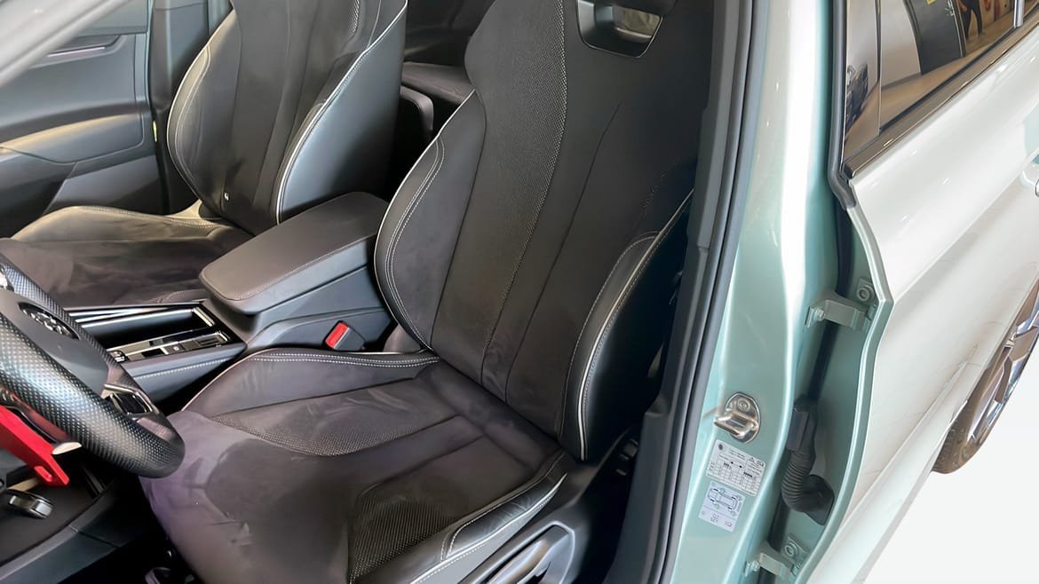 Vehicle Image 8