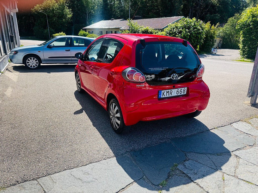Vehicle Image 4